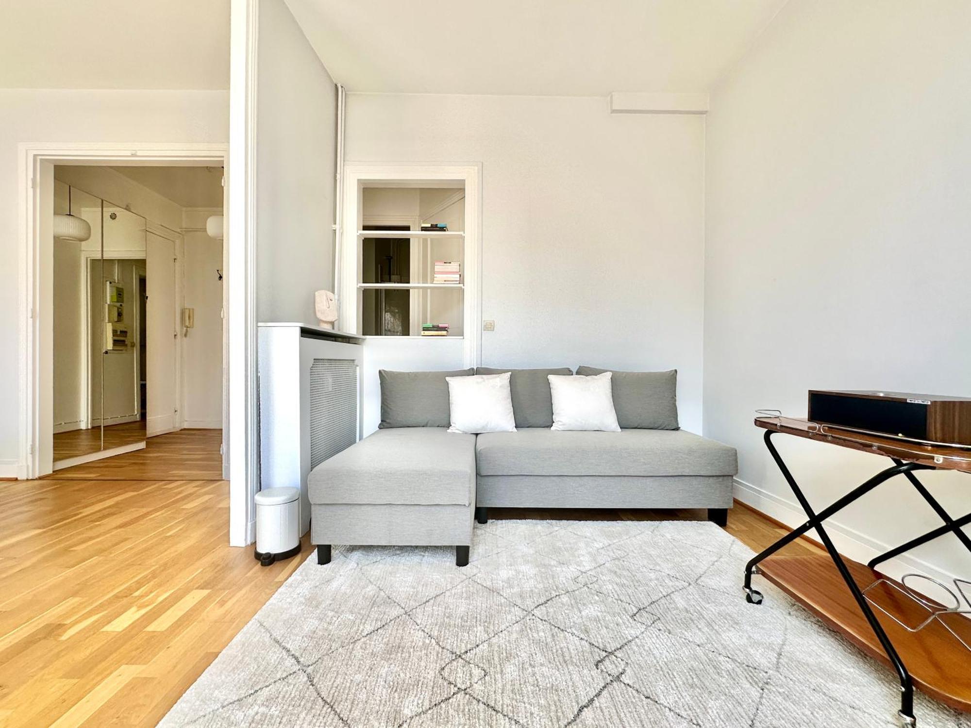 Spacious Near Montparnasse Bausset 6th Appartement Paris